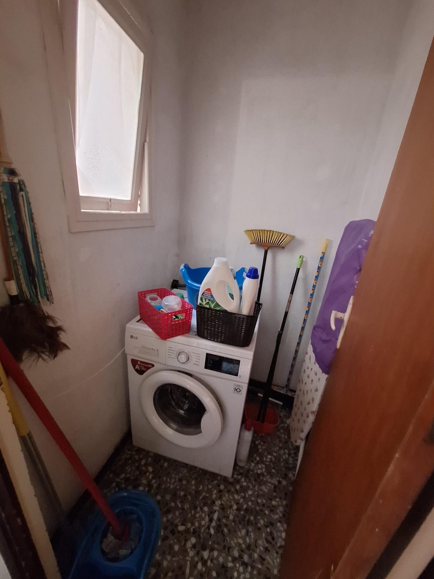 1-23-32 Se vende edificio entero en pleno centro de Torrevieja