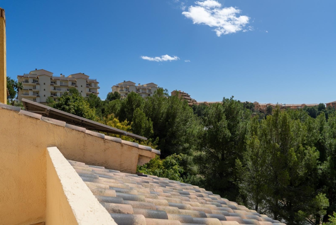 Charming Townhouse with Sea Views in Altea Mascarat