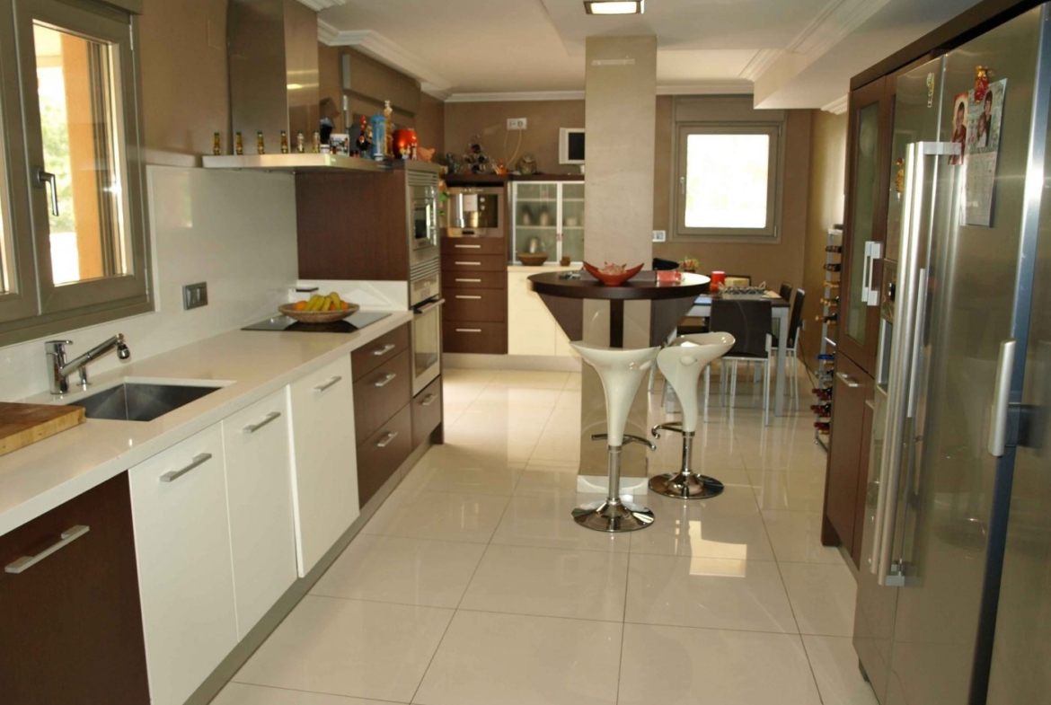FINCA WITH LUXURY VILLA AND TWO TOWNHOUSES
