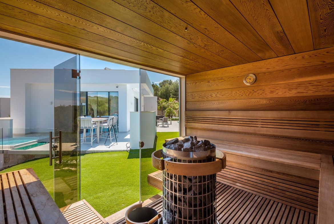 Dream villa in Las Colinas Golf with 1700 m2 plot