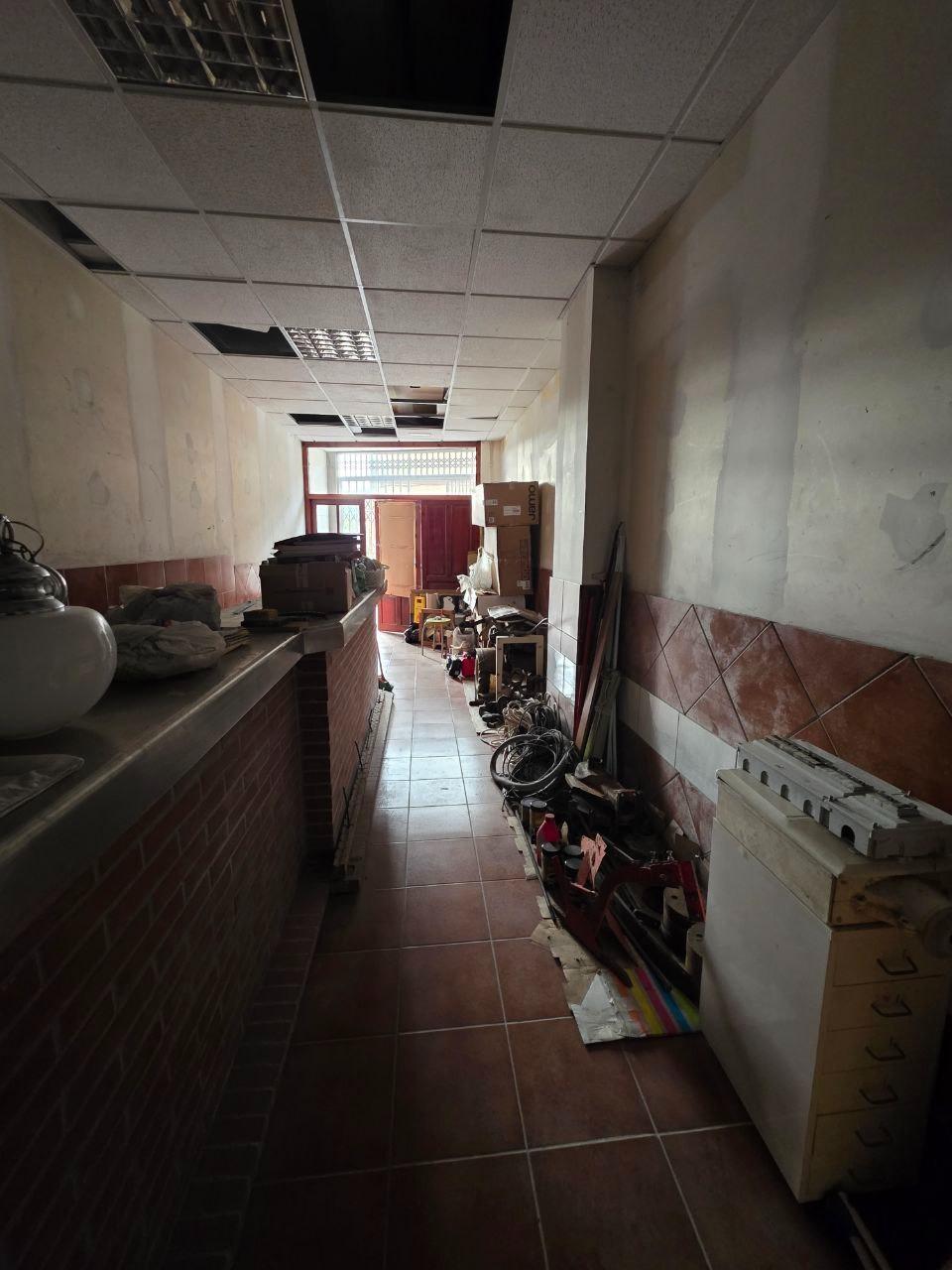 Oportunidad de Inversión: Local Comercial en Oviedo, Zona Fozaneldi-Tenderina
