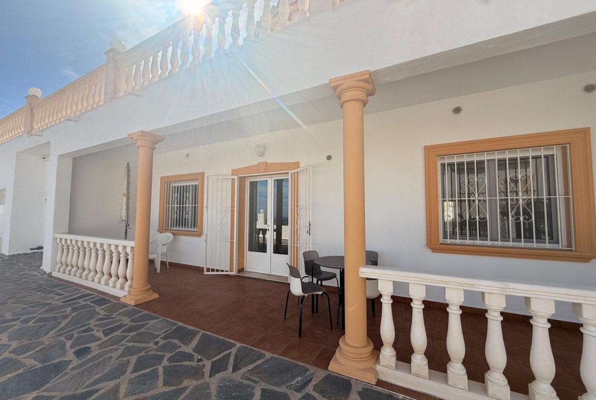 Licht, rust en uitzicht op zee Een indrukwekkende villa in Calpe