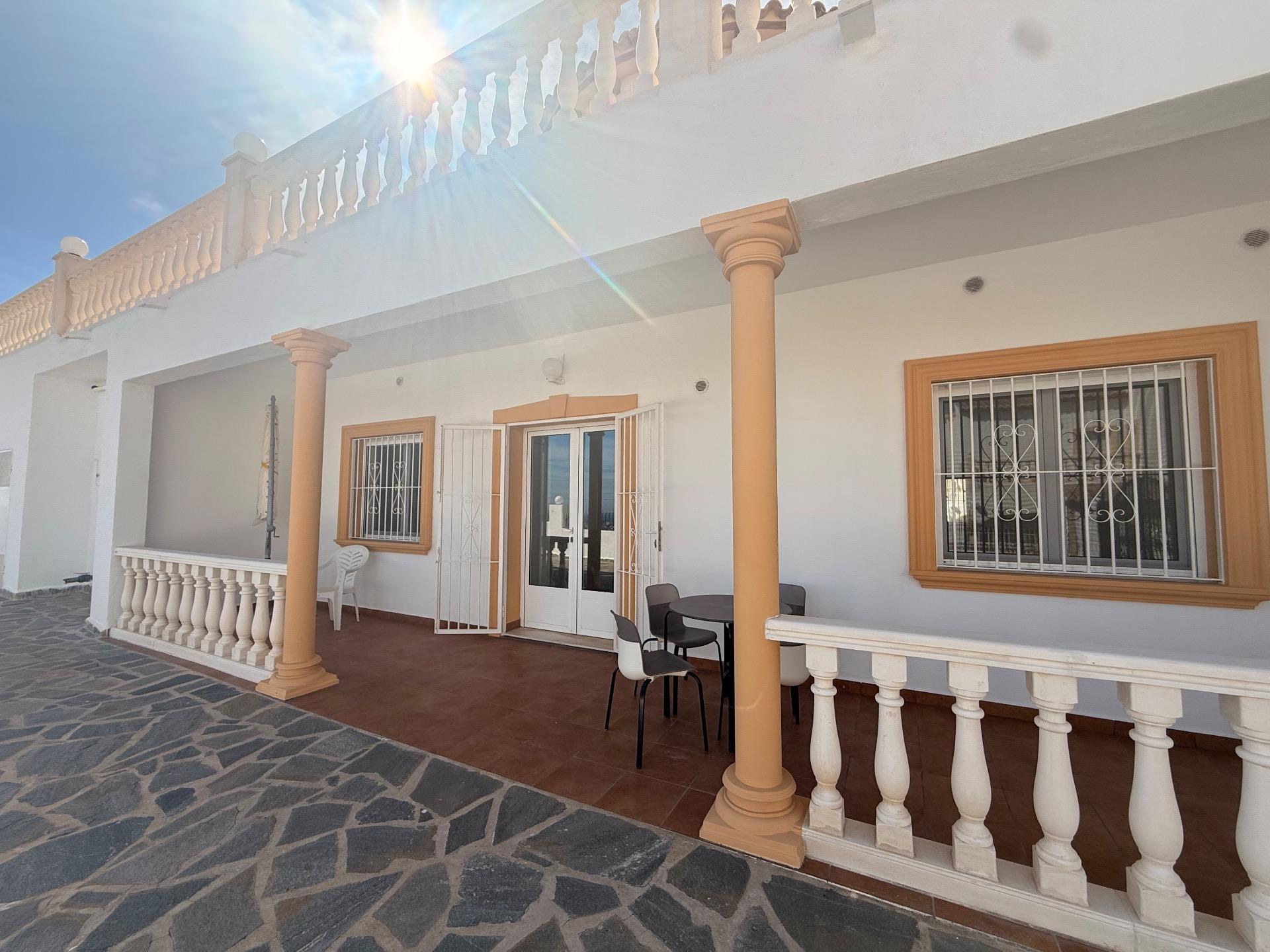 1-24-52 Licht, rust en uitzicht op zee Een indrukwekkende villa in Calpe