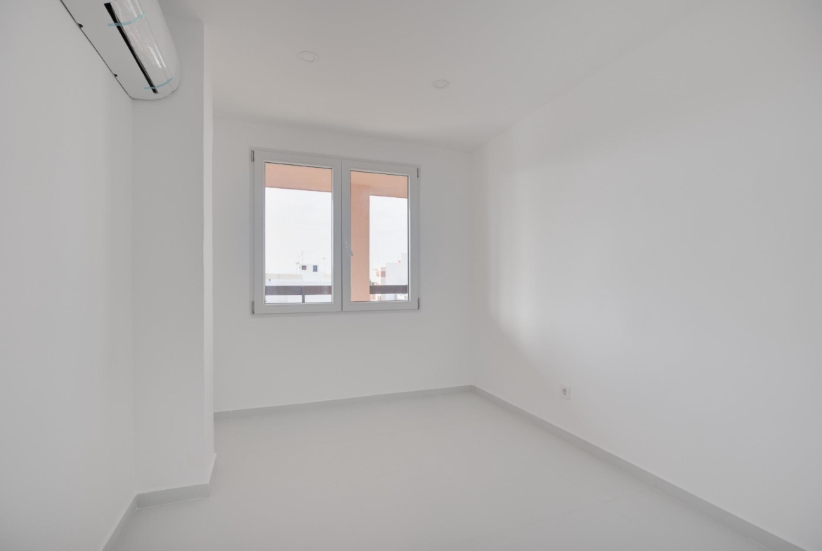 Modern gerenoveerd appartement in Playa de los Náufragos, Torrevieja 3 Slaapkamers 2 Badkamers