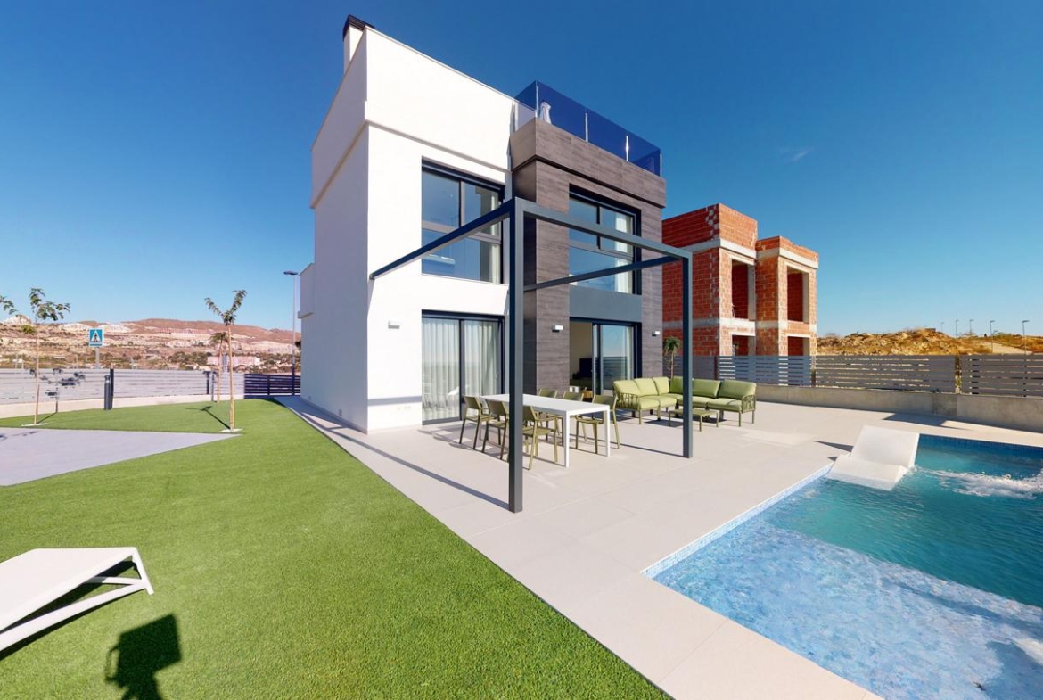 Ontwikkeling van onafhankelijke nieuwe bouwvilla’s, met privé zwembad en moderne afwerkingen.
