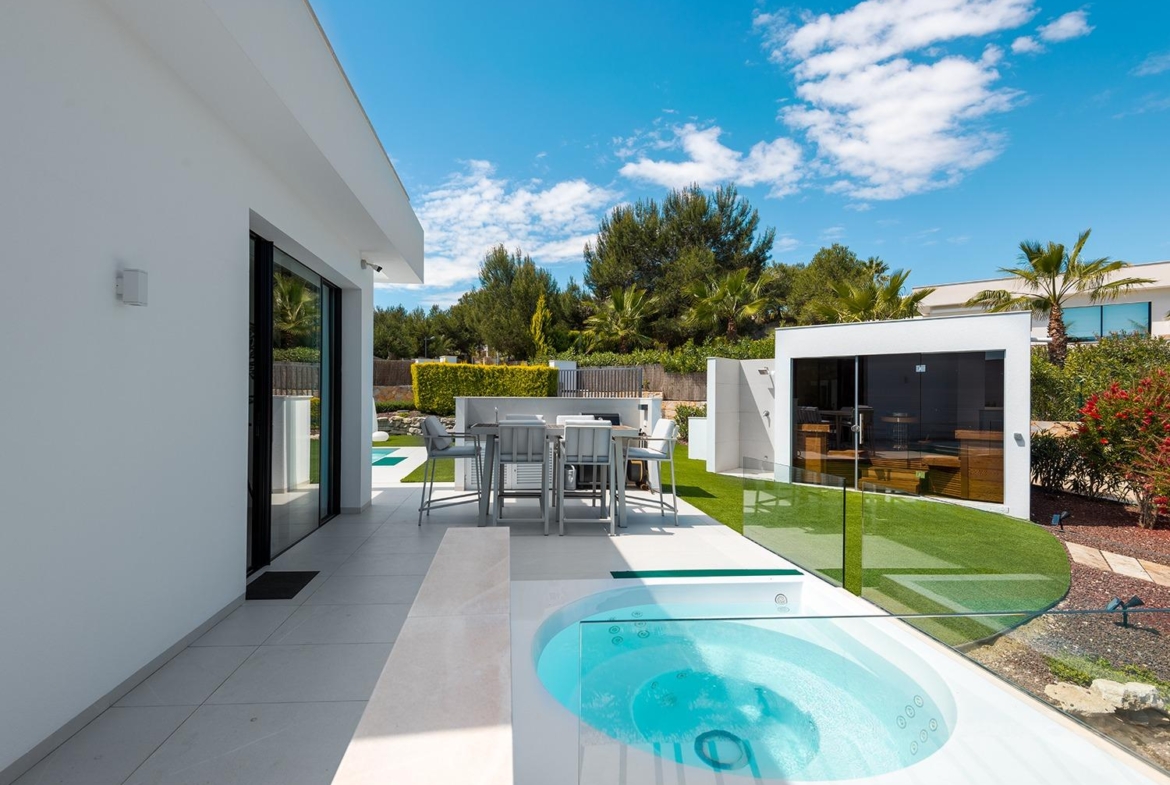 Dream villa in Las Colinas Golf with 1700 m2 plot