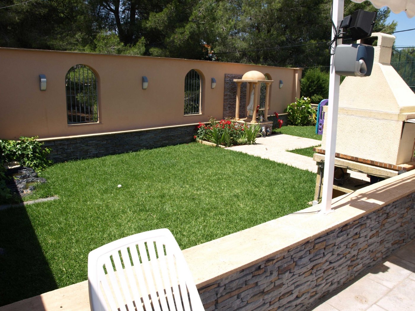 1-26-3 FINCA WITH LUXURY VILLA AND TWO TOWNHOUSES