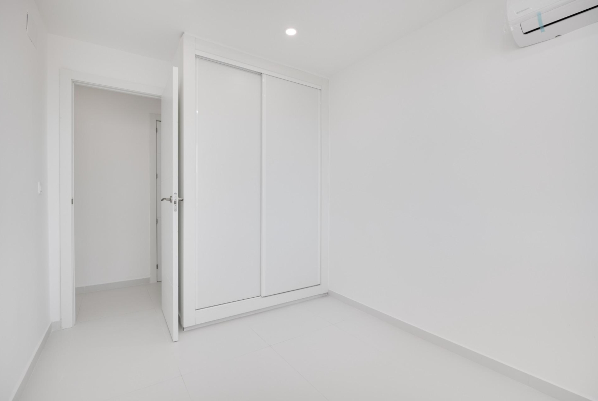 Modern gerenoveerd appartement in Playa de los Náufragos, Torrevieja 3 Slaapkamers 2 Badkamers
