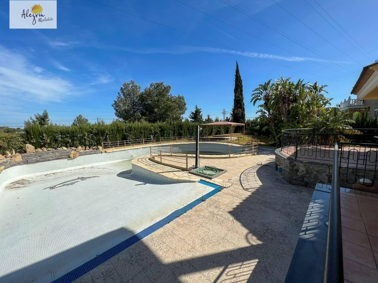 LUXURY VILLA IN VALENCIA