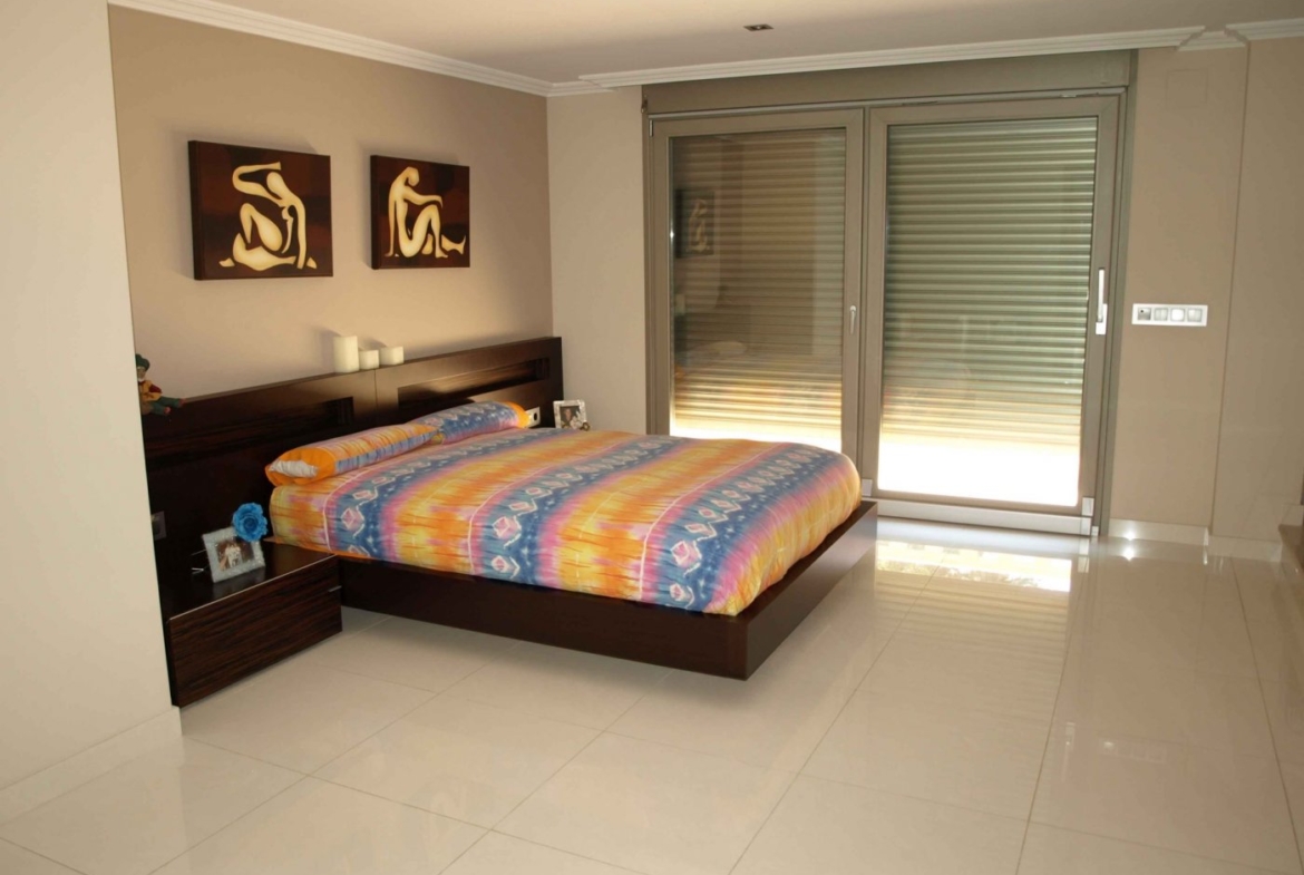 FINCA WITH LUXURY VILLA AND TWO TOWNHOUSES