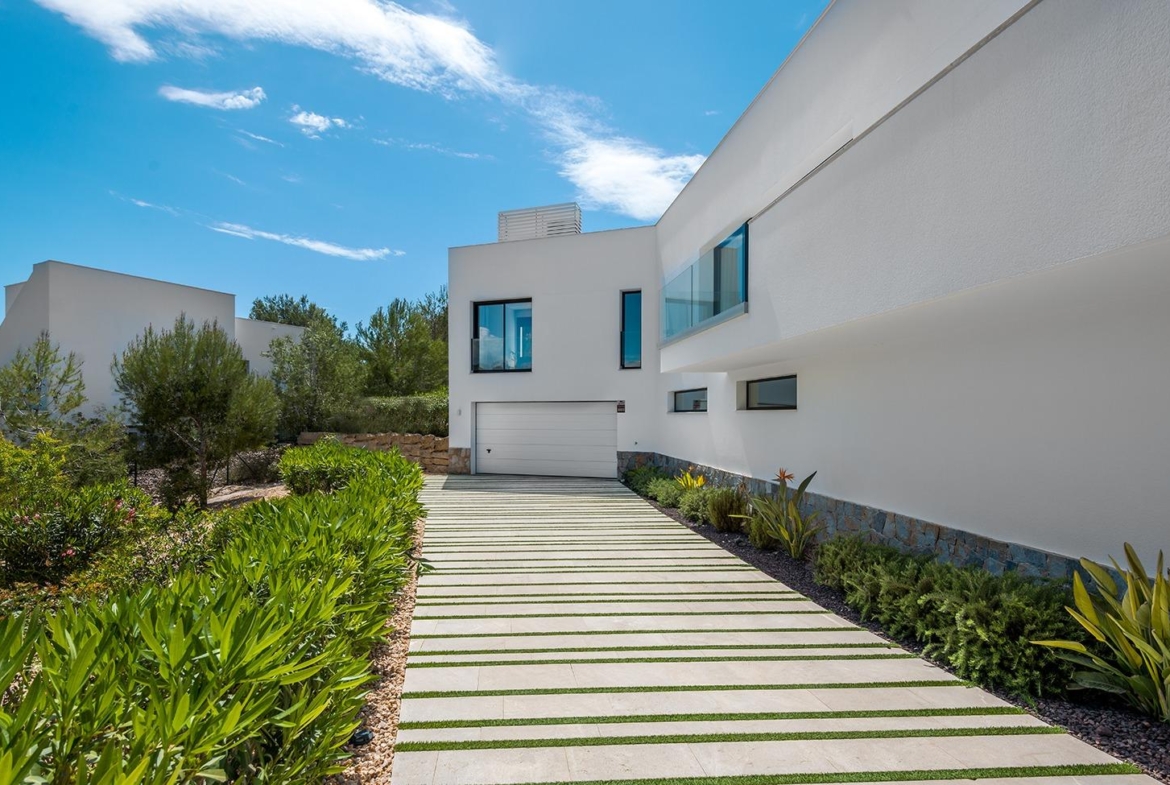 Dream villa in Las Colinas Golf with 1700 m2 plot
