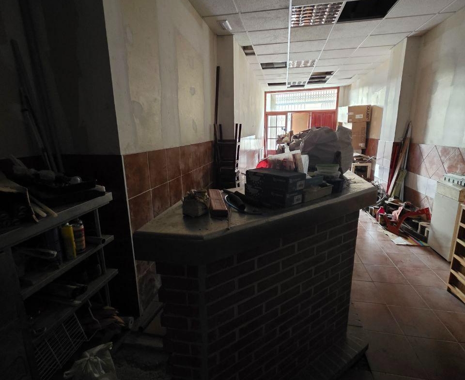 Oportunidad de Inversión: Local Comercial en Oviedo, Zona Fozaneldi-Tenderina