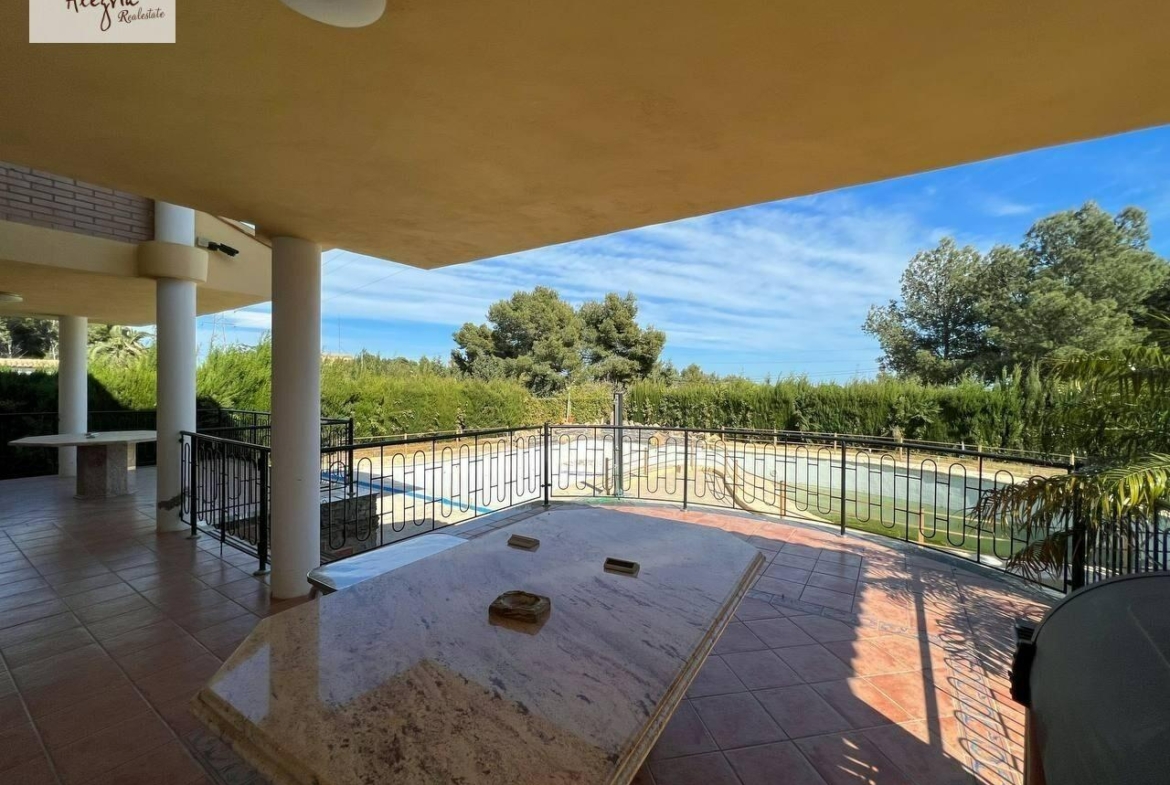 LUXURY VILLA IN VALENCIA