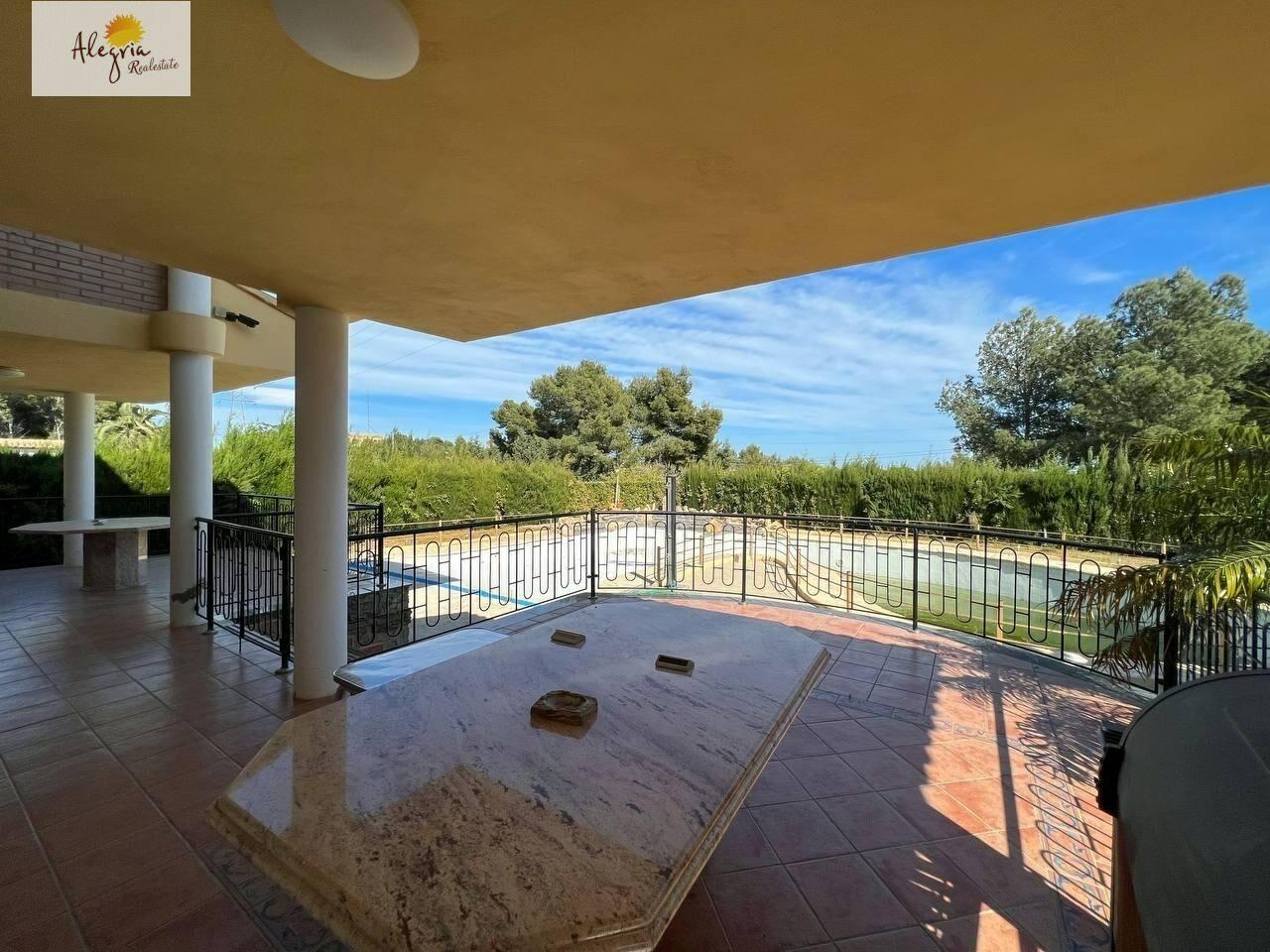 LUXURY VILLA IN VALENCIA