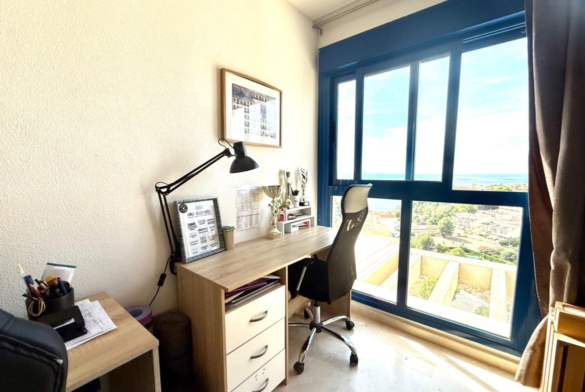Ático exclusivo en Calpe con vistas panorámicas y proyecto de reforma