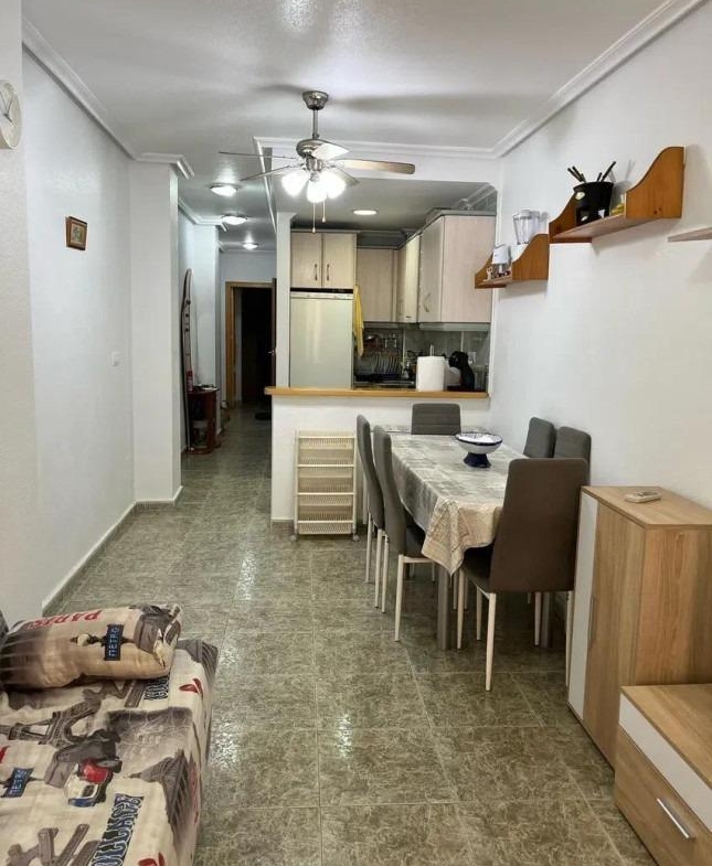 GRAN APARTAMENTO EN TORREVIEJA, 2 HAB, 1 BAÑO