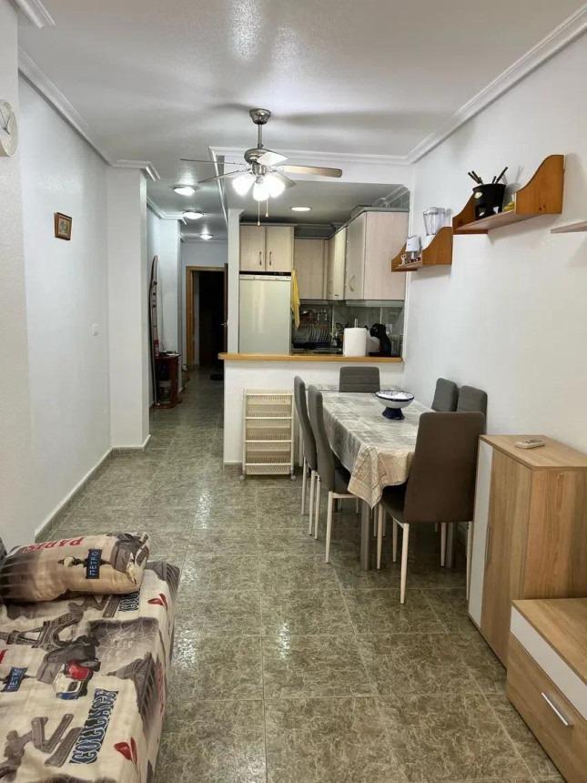 1-3-132 GRAN APARTAMENTO EN TORREVIEJA, 2 HAB, 1 BAÑO