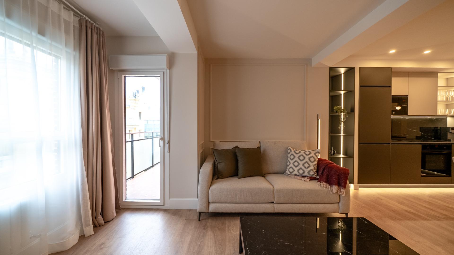 1-3-151 VERVOLGDE APPARTEMENT MET TERRAS EN PARKEREN