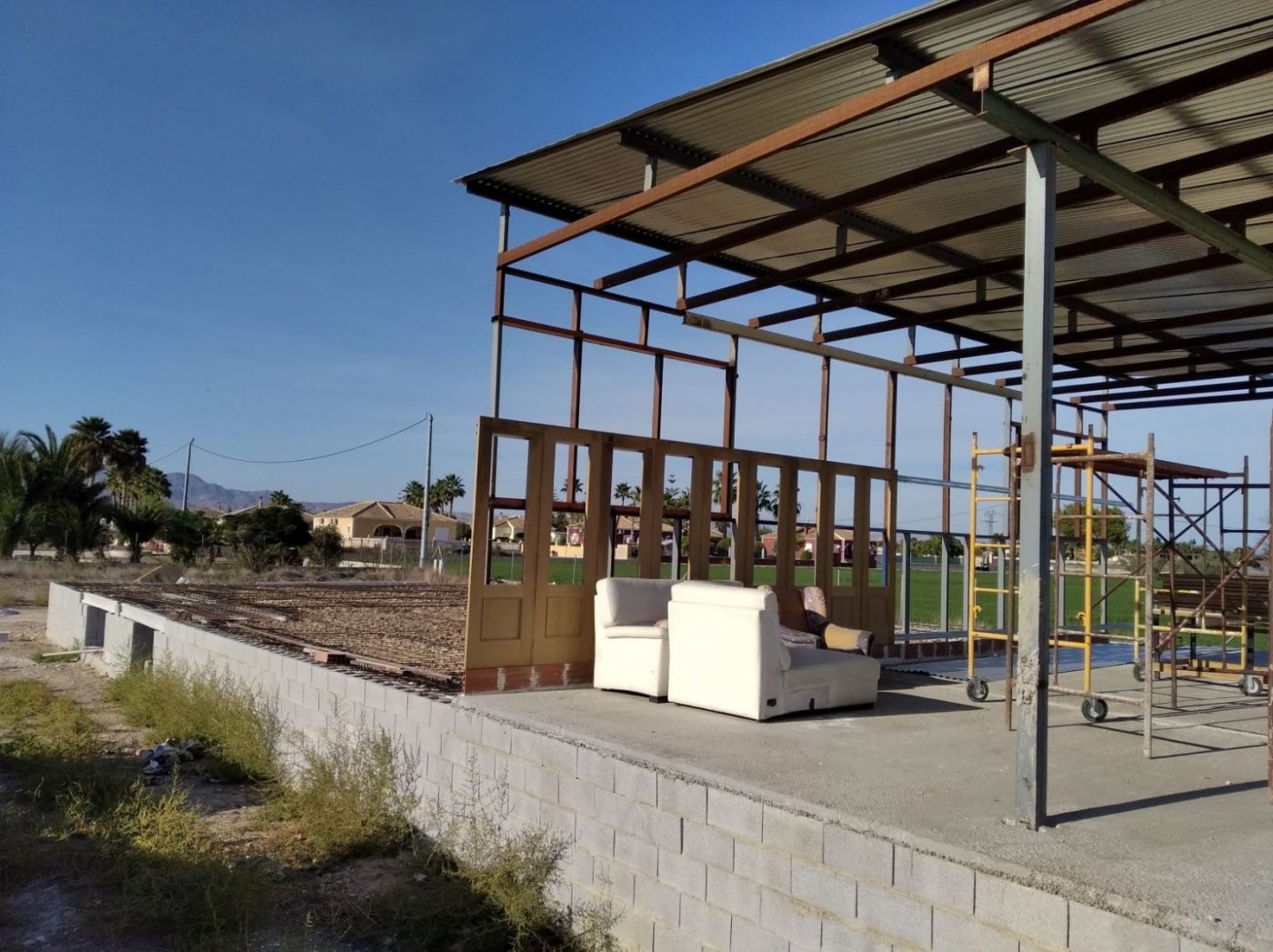 Building plot with project of villa with pool in Catral