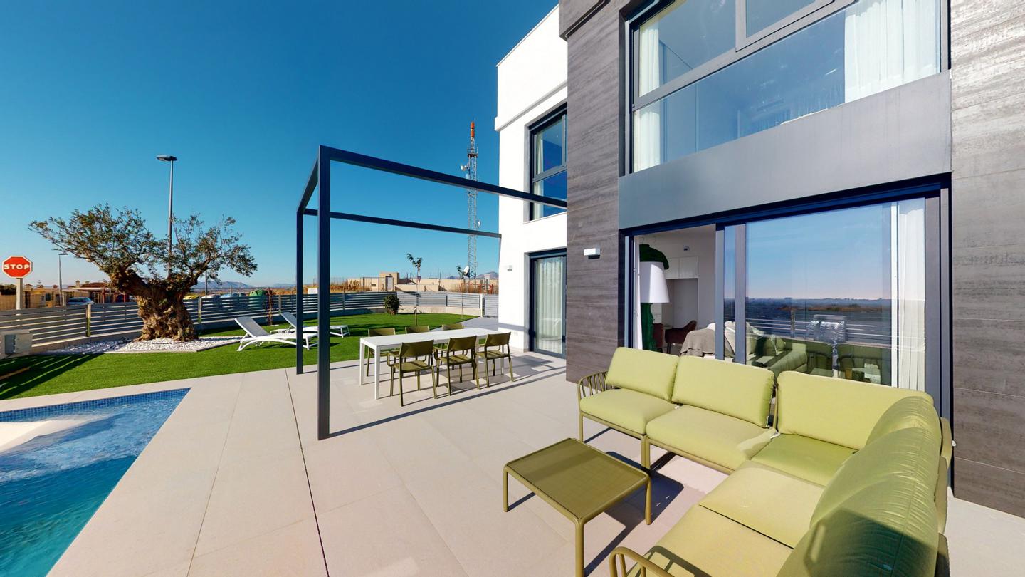 1-3-4 Ontwikkeling van onafhankelijke nieuwe bouwvilla’s, met privé zwembad en moderne afwerkingen.