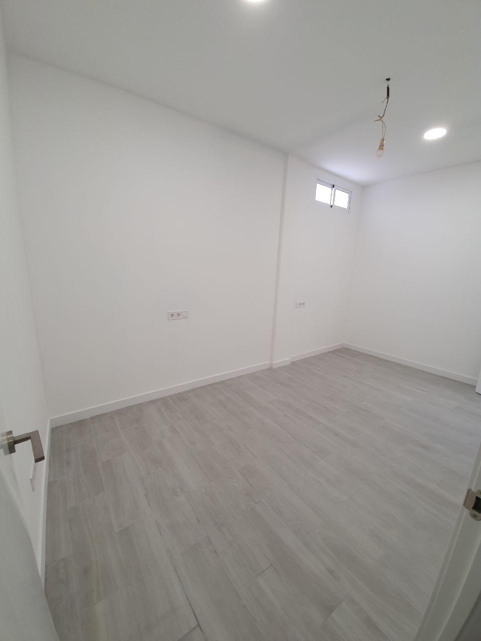 1-3-51 Office for sale in Alicante