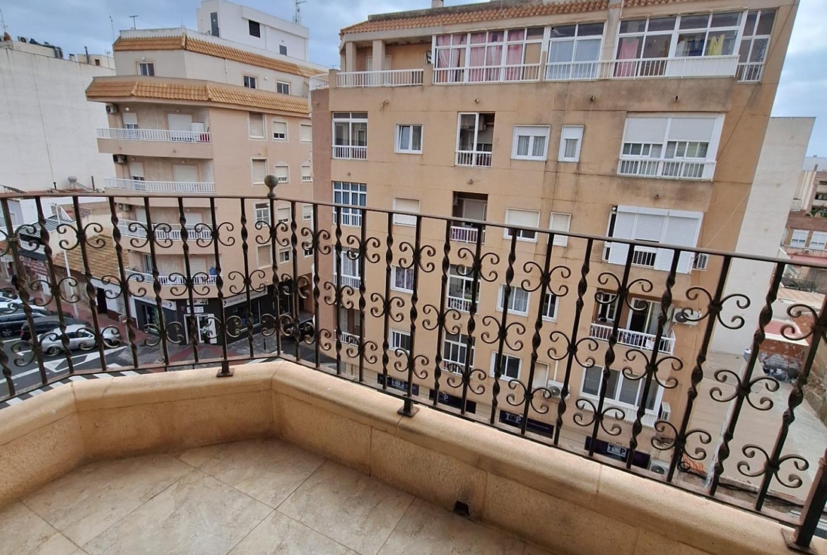 Se vende piso en pleno centro de Torrevieja
