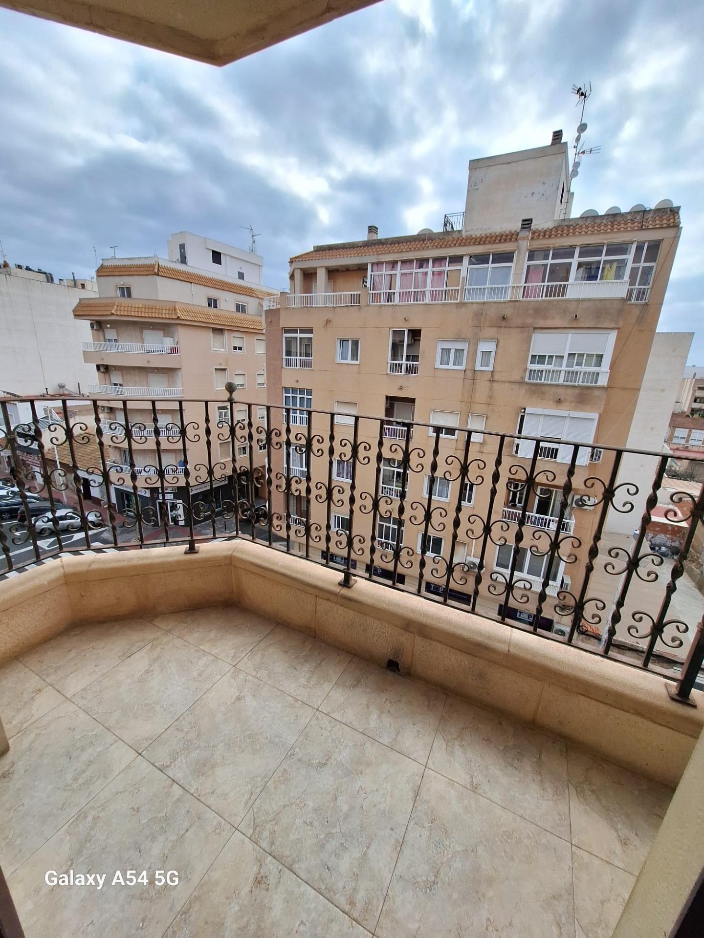 Se vende piso en pleno centro de Torrevieja