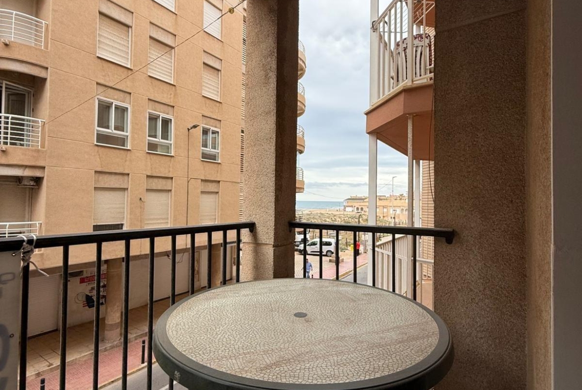 Apartamento de 3 dormitorios 2 baños en La Mata cerca de la playa