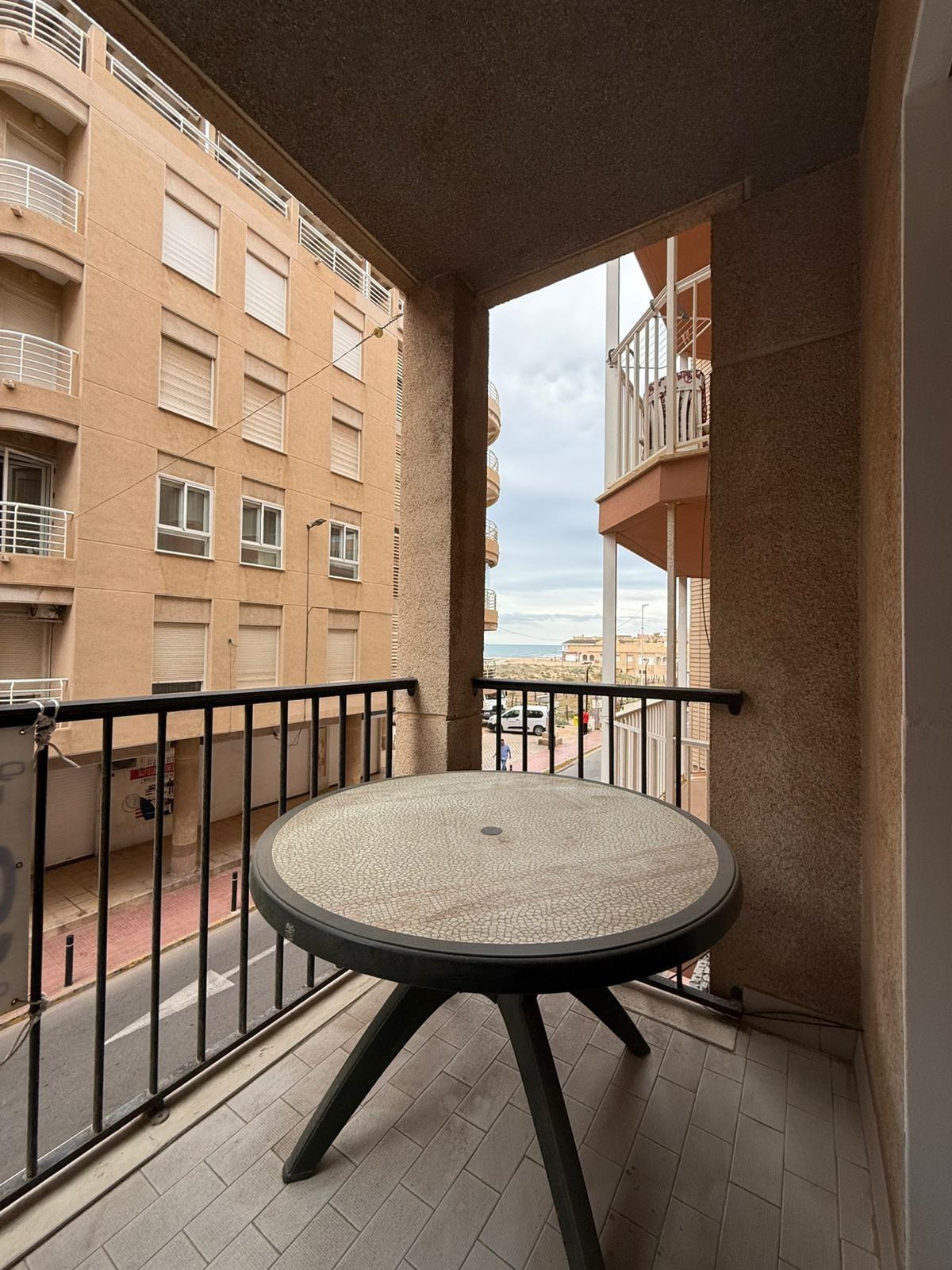 1-3-99 Apartamento de 3 dormitorios 2 baños en La Mata cerca de la playa