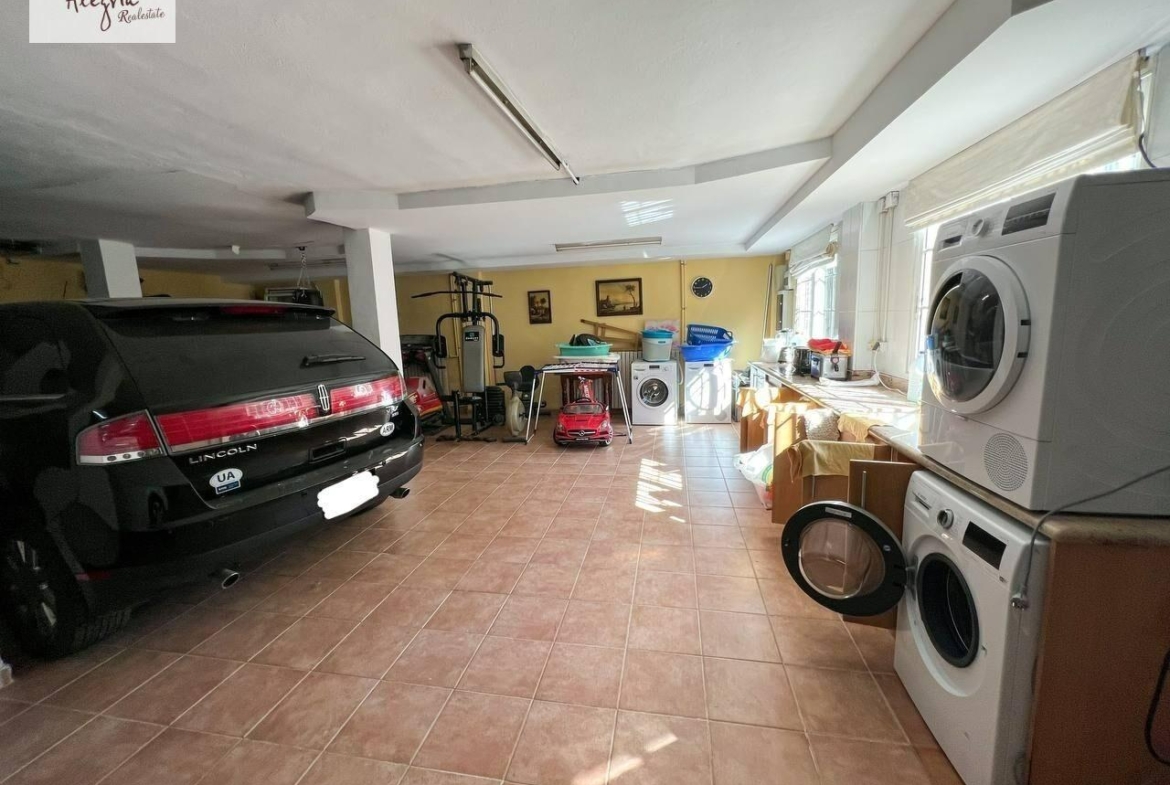 LUXURY VILLA IN VALENCIA