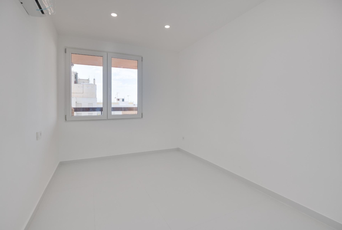 Modern gerenoveerd appartement in Playa de los Náufragos, Torrevieja 3 Slaapkamers 2 Badkamers