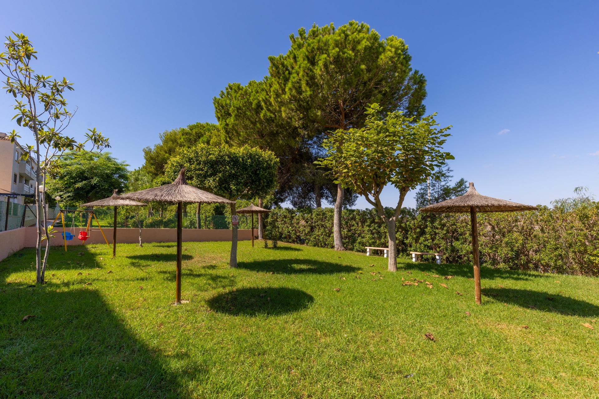 Cozy two houses together with sea views in Torrevieja