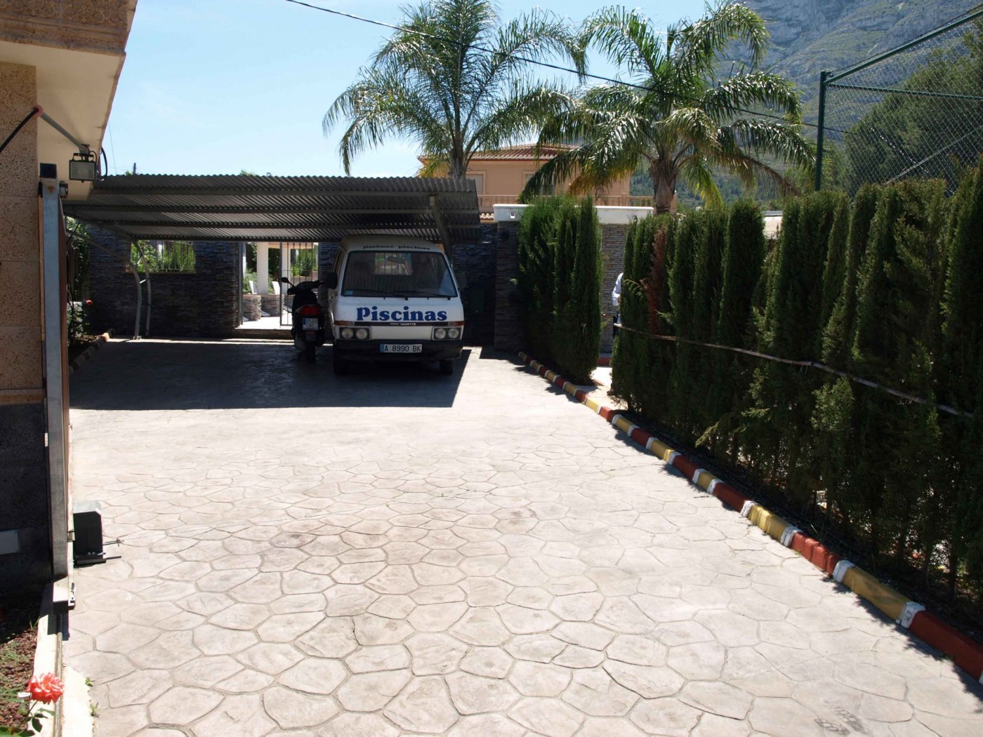 1-31 FINCA WITH LUXURY VILLA AND TWO TOWNHOUSES