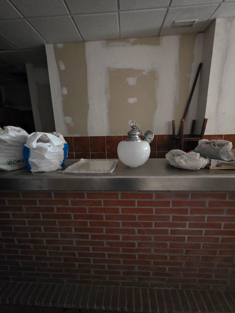 Oportunidad de Inversión: Local Comercial en Oviedo, Zona Fozaneldi-Tenderina