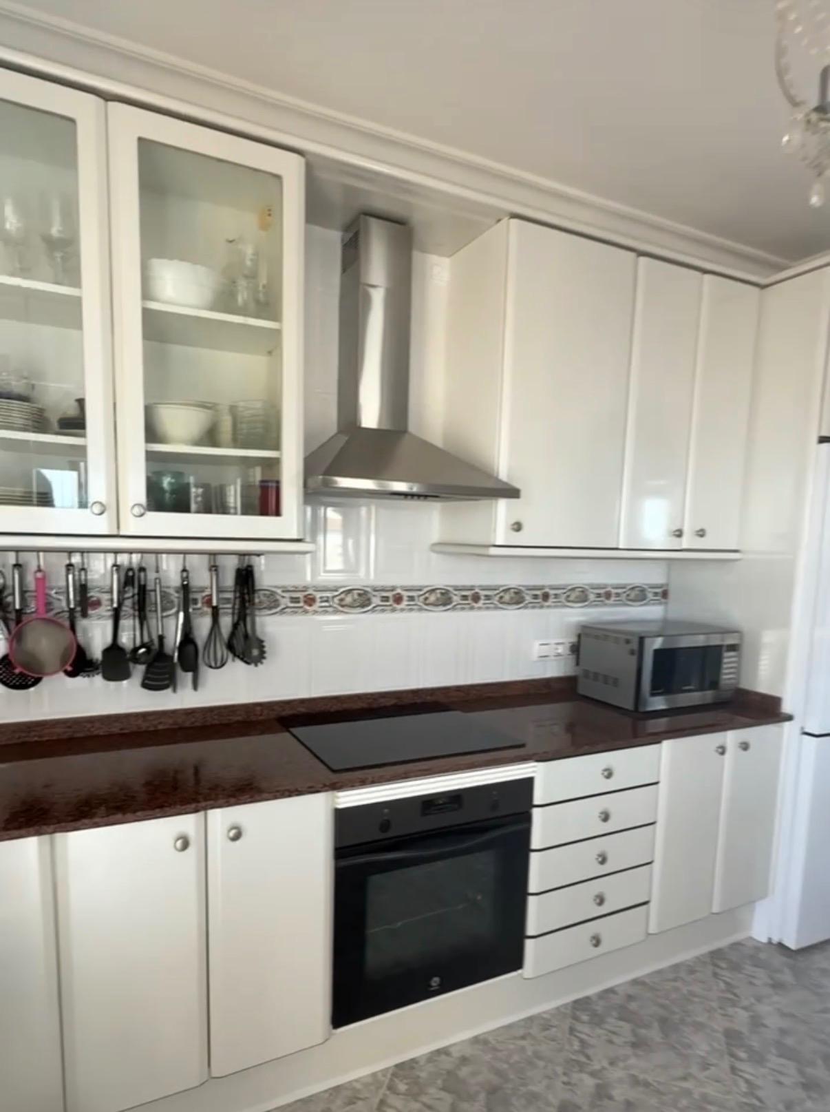 1-33-25 Licht, rust en uitzicht op zee Een indrukwekkende villa in Calpe