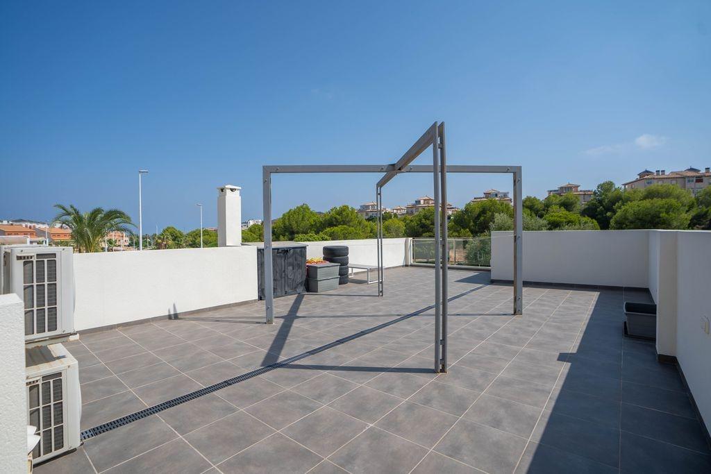 Villa Reformada en La Zenia, Orihuela Costa – Portonidad Única