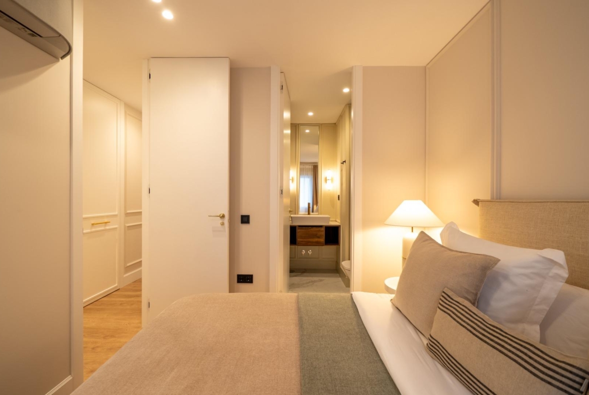 VERVOLGDE APPARTEMENT MET TERRAS EN PARKEREN