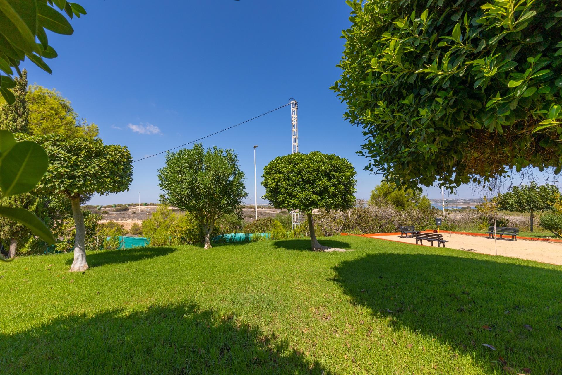Cozy two houses together with sea views in Torrevieja
