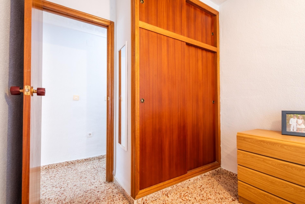 ESPACIOSO APARTAMENTO DE 3 HABITACIONES Y AMPLIA TERRAZA