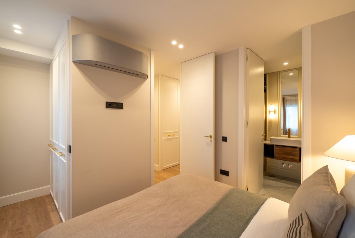 VERVOLGDE APPARTEMENT MET TERRAS EN PARKEREN