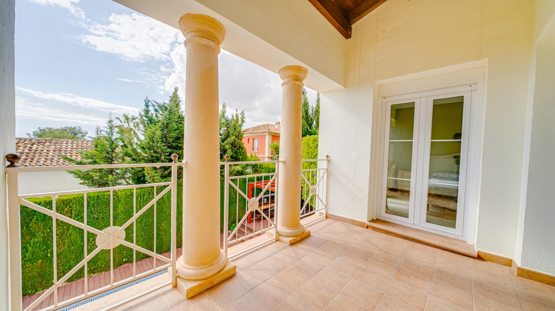 1-35-3 Preciosa Villa en Golf Bahia de Finestrat