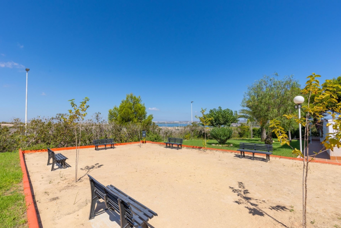 Cozy two houses together with sea views in Torrevieja