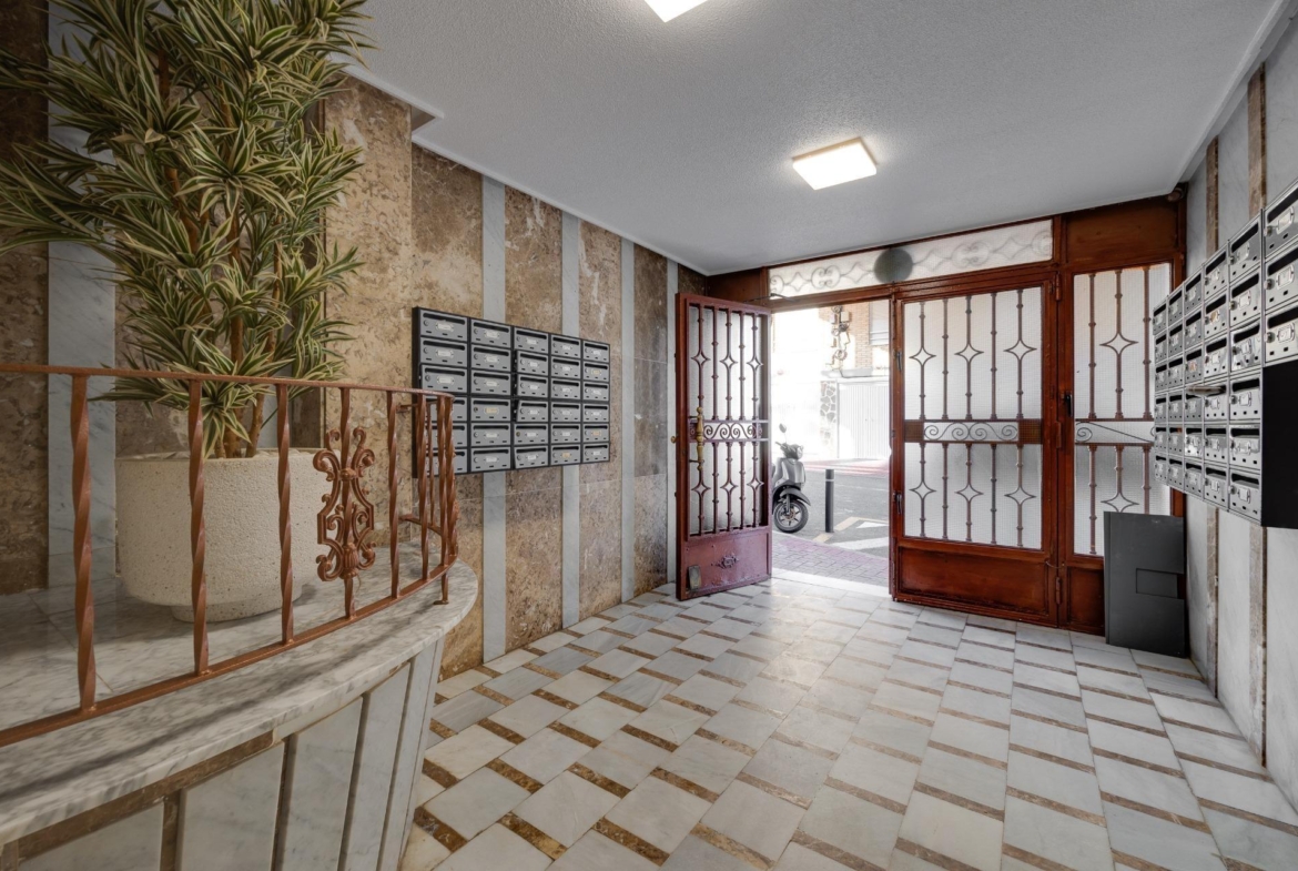 Modern gerenoveerd appartement in Playa de los Náufragos, Torrevieja 3 Slaapkamers 2 Badkamers