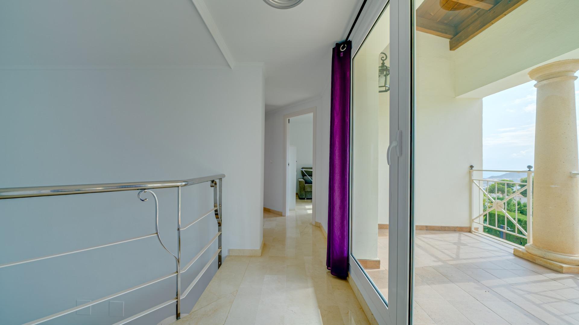 1-36-3 Preciosa Villa en Golf Bahia de Finestrat