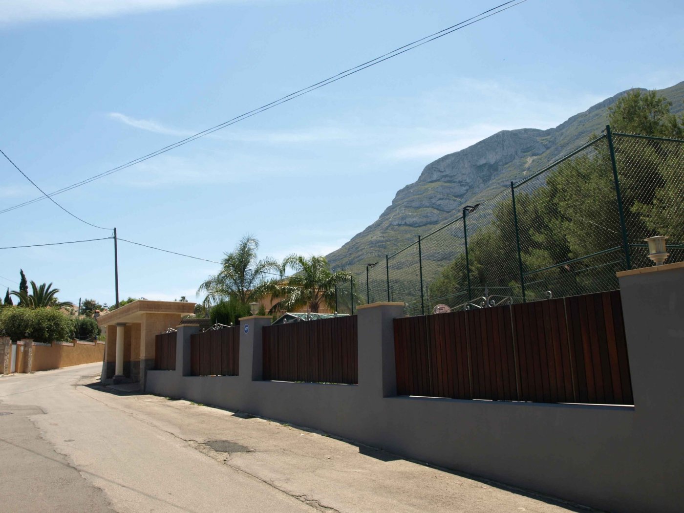 1-36 FINCA WITH LUXURY VILLA AND TWO TOWNHOUSES