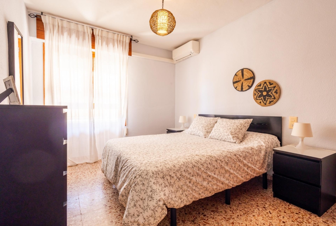 ESPACIOSO APARTAMENTO DE 3 HABITACIONES Y AMPLIA TERRAZA