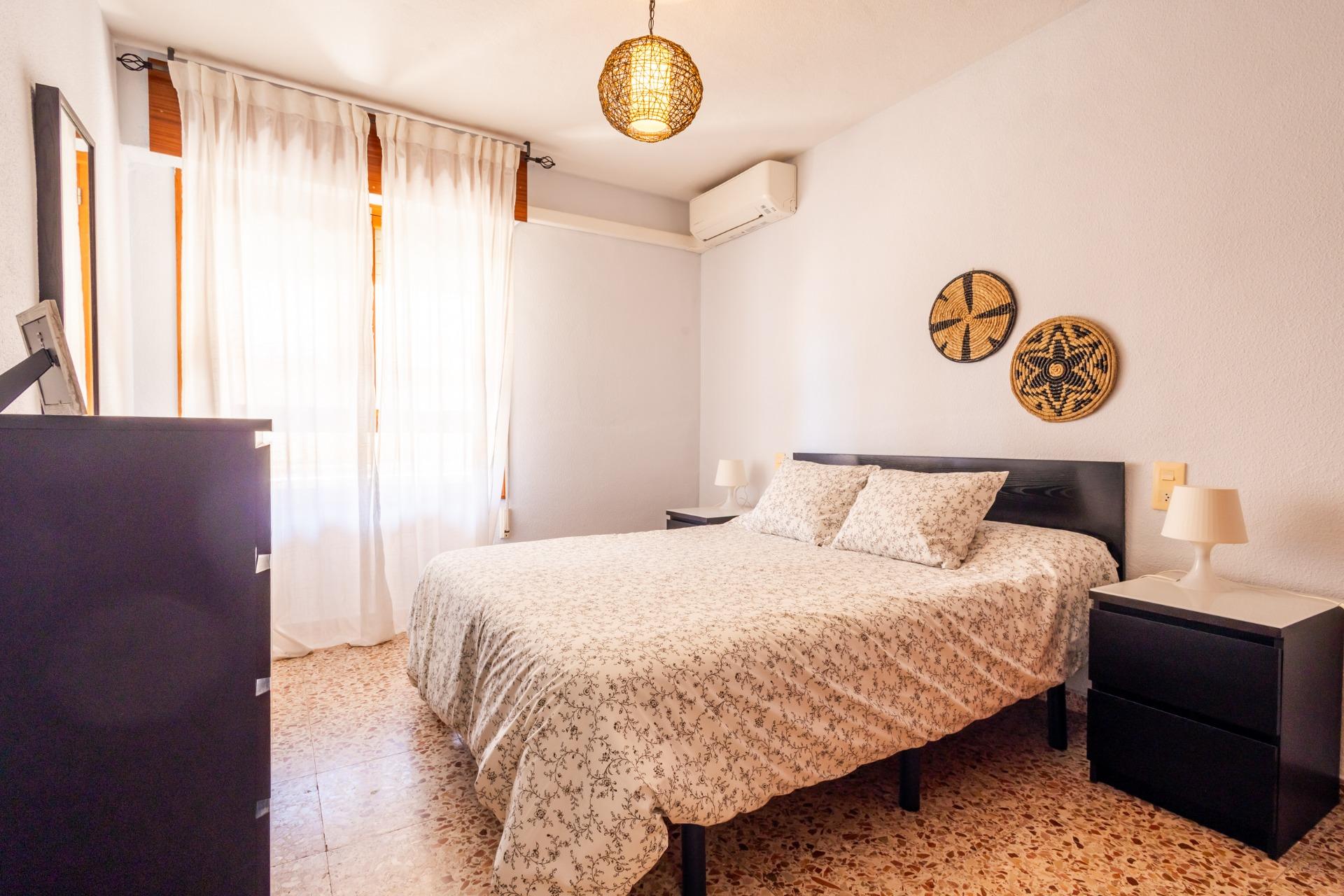 ESPACIOSO APARTAMENTO DE 3 HABITACIONES Y AMPLIA TERRAZA