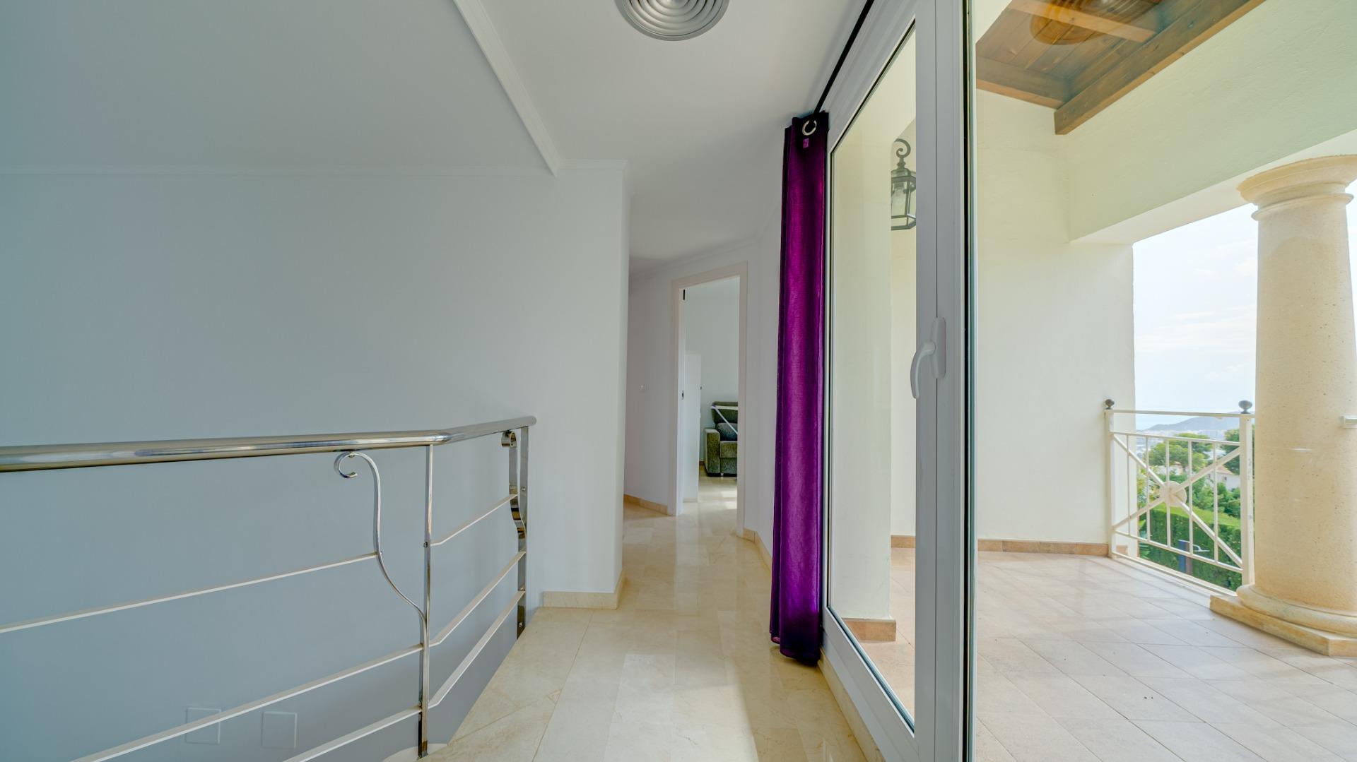 1-37-3 Preciosa Villa en Golf Bahia de Finestrat