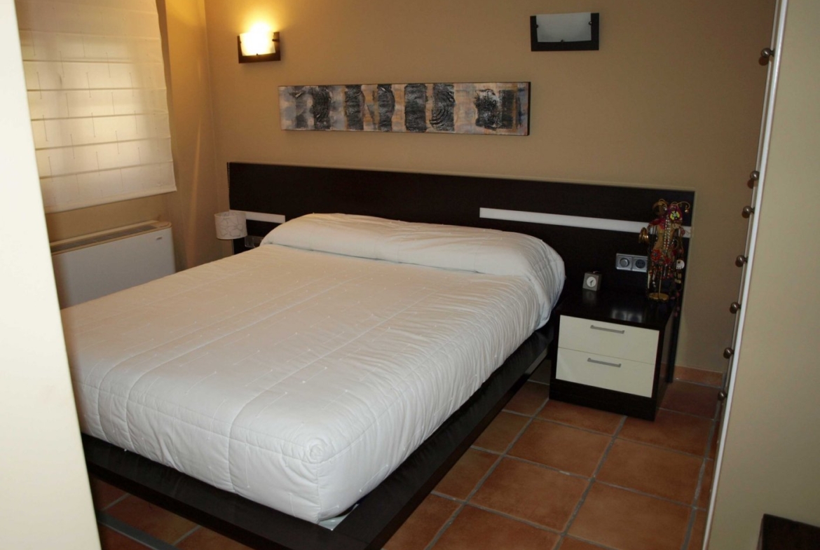 FINCA WITH LUXURY VILLA AND TWO TOWNHOUSES
