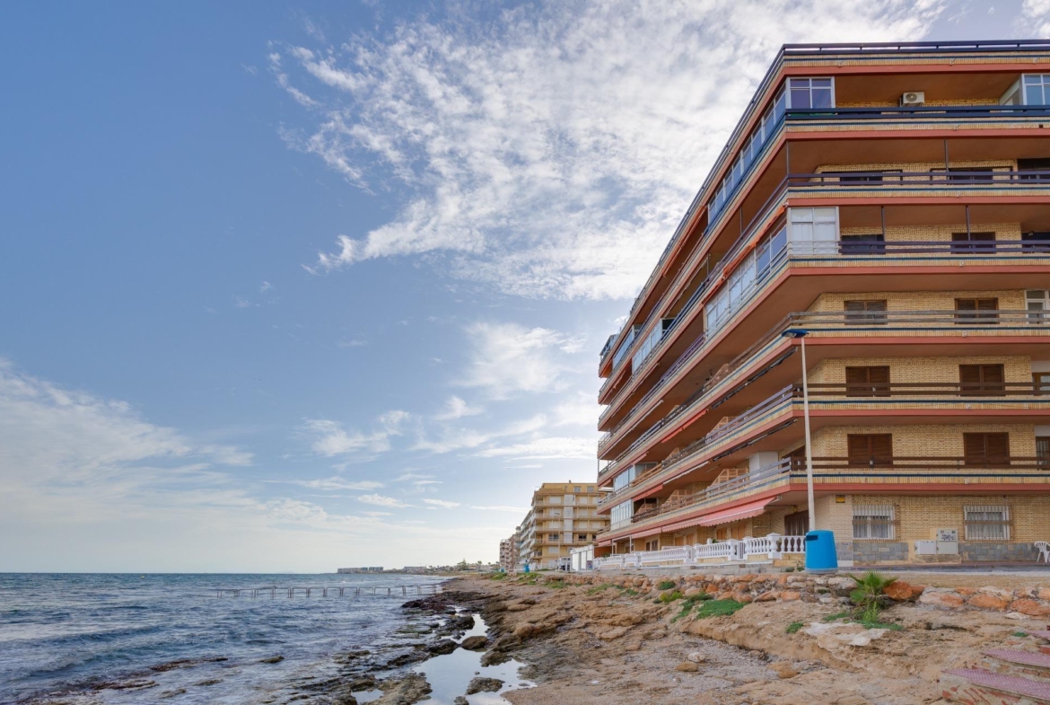 Modern gerenoveerd appartement in Playa de los Náufragos, Torrevieja 3 Slaapkamers 2 Badkamers
